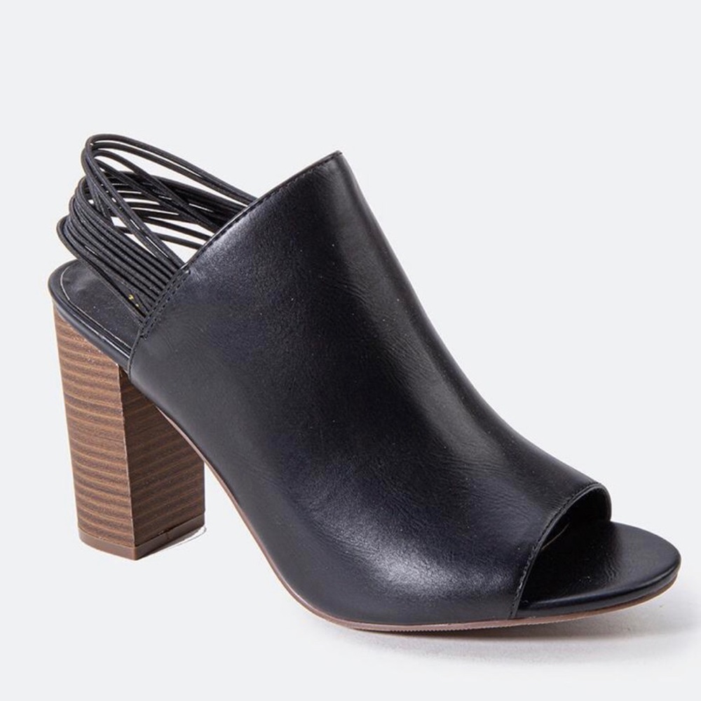 NWT Straps Heeled Sandals